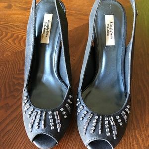 Simply Vera Wang Pollock Graphite Platform Heel